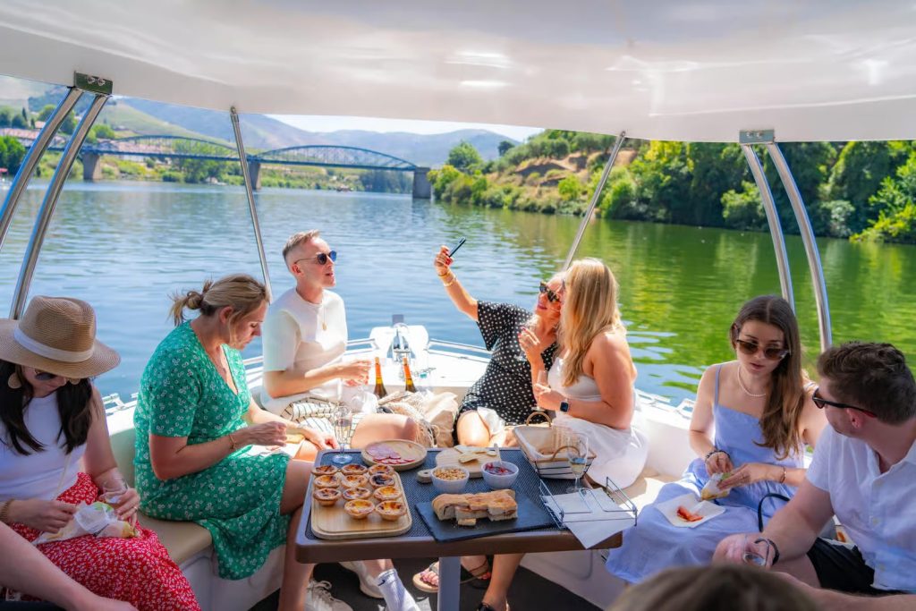 Douro Valley & Amarante Tour: Private Cruise, Tapas Brunch & Local Tavern in One Day